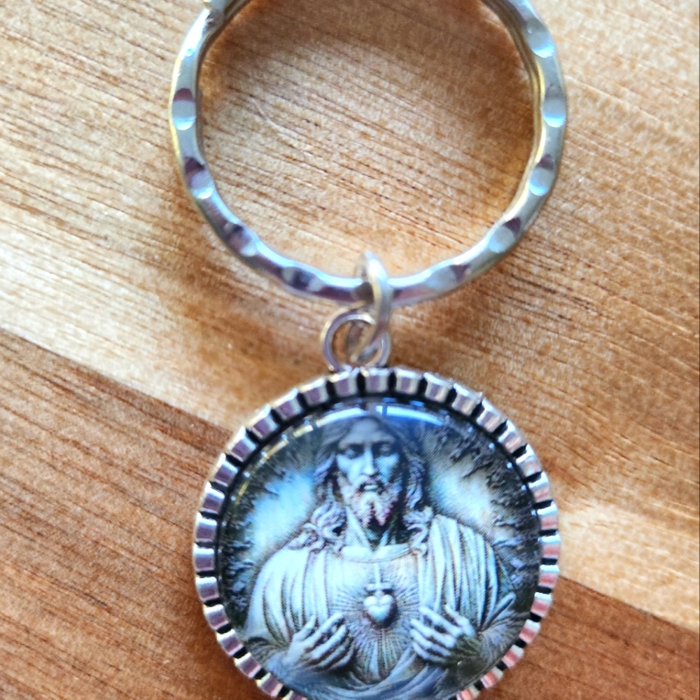 **HALF PRICE**Sacred Heart Keychain! Or Pendant?
